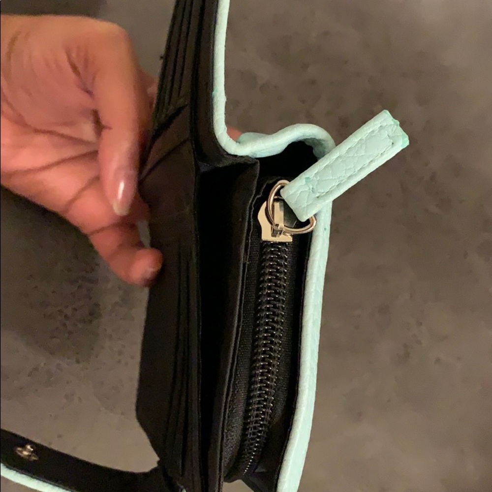 Kenneth Cole Reaction wallet - Picture 5 of 5